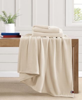 Solid Plush Blanket, Full/Queen