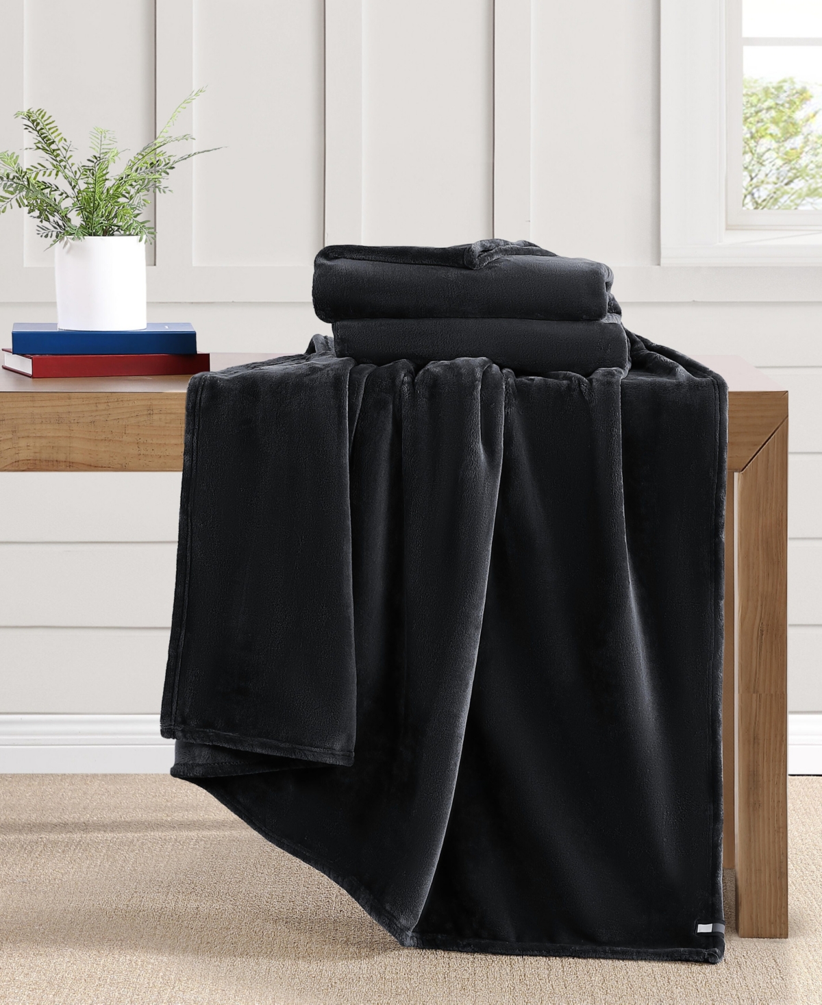 Tommy Hilfiger Solid Plush Blanket, King In Black