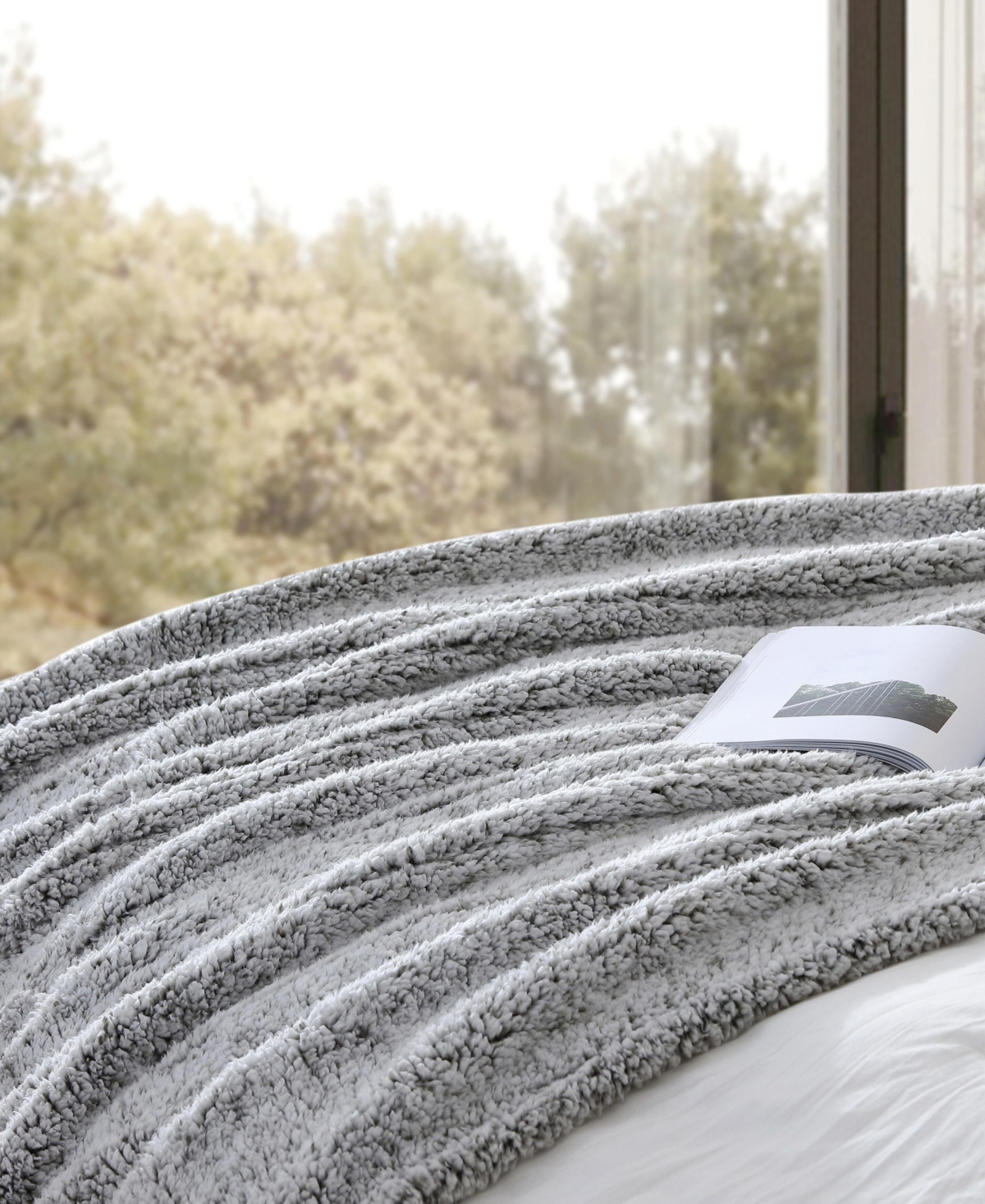 Eddie Bauer Lookout Mountain Tipped Print Sherpa Heated Blanket, Twin In Gray