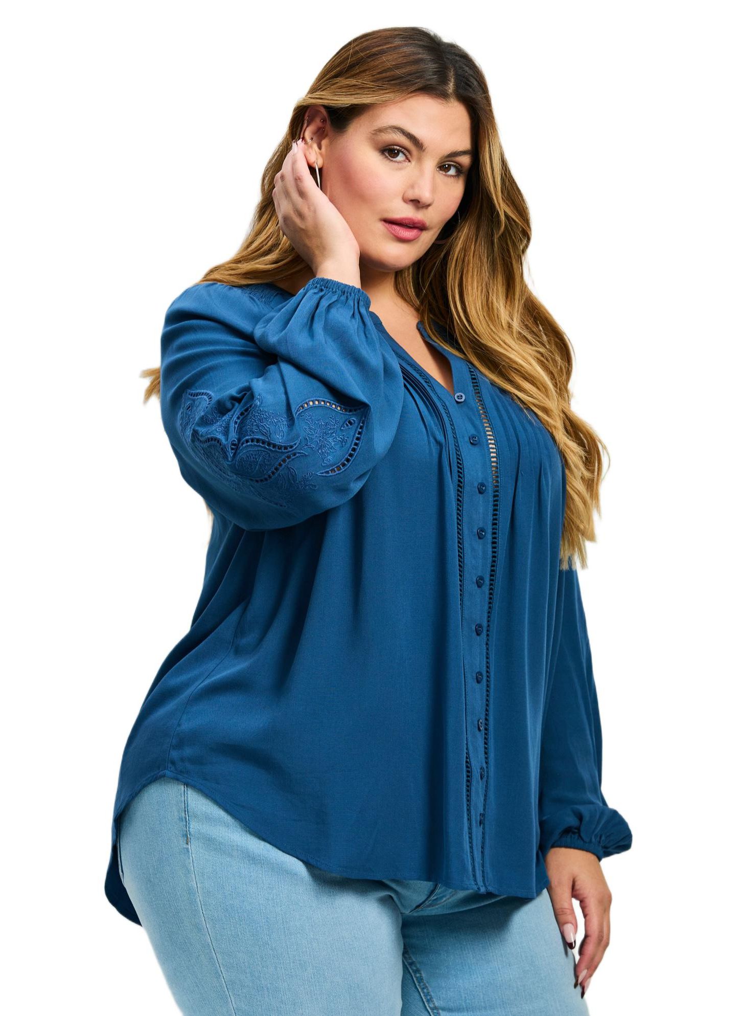 Женская рубашка Avenue Plus Size Gabby Embroidered Pintuck, цвет: Индиго — фото 3