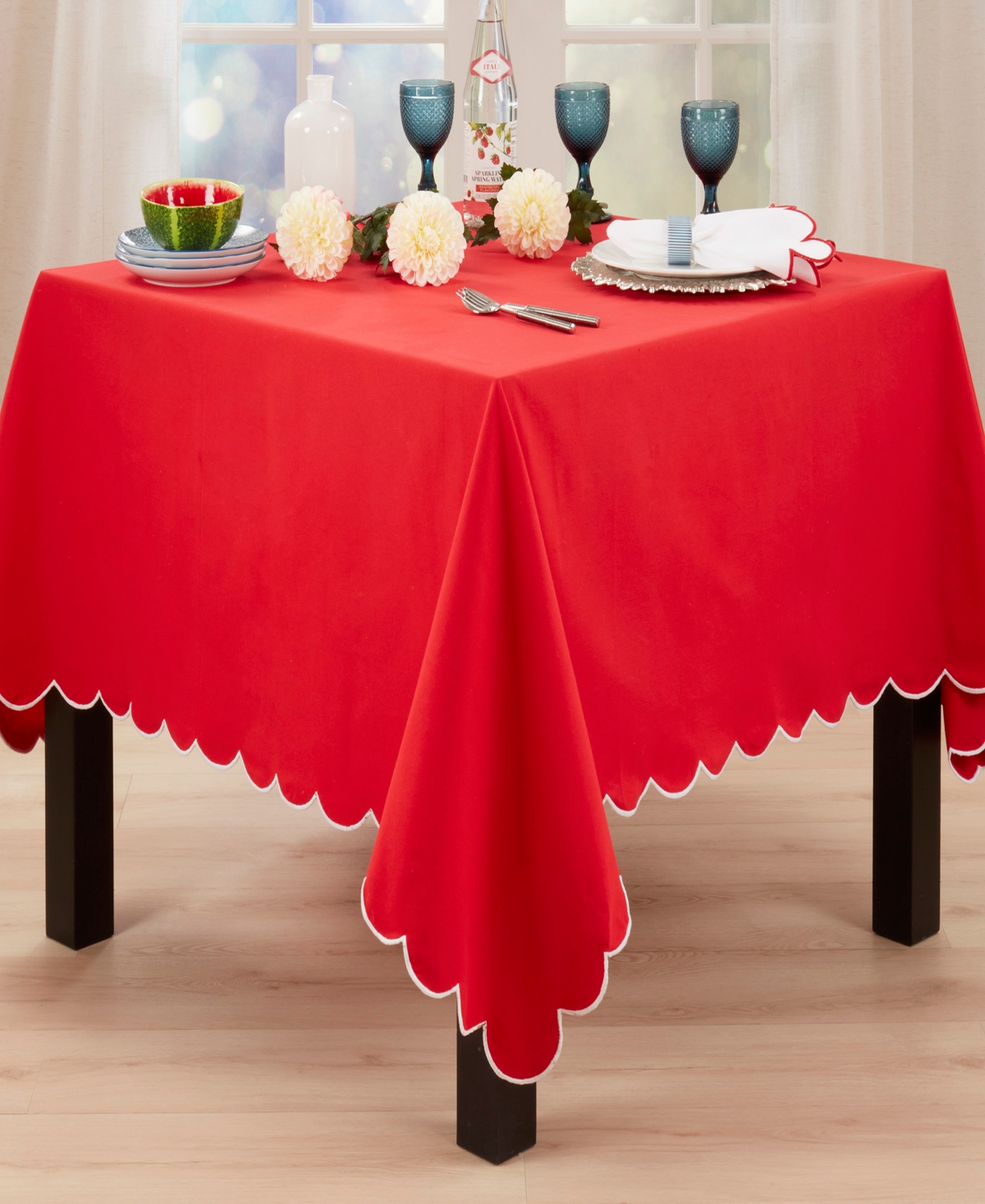 Saro Lifestyle Scalloped Tablecloth, 80" x 80"