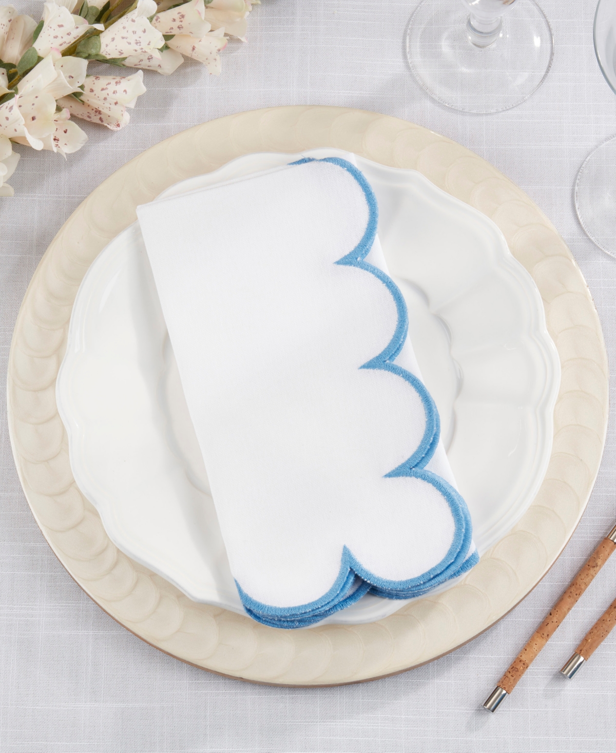 Saro Lifestyle Scalloped Hem Napkin, Set Of 4 In Blue