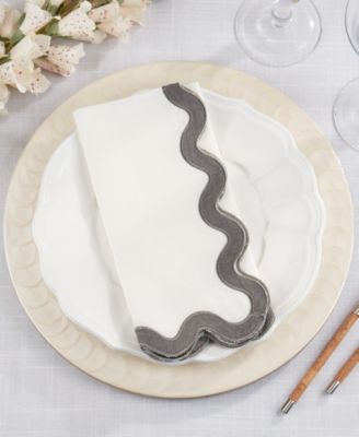 Linen Soft Hue Scallop Napkin, Set of 4