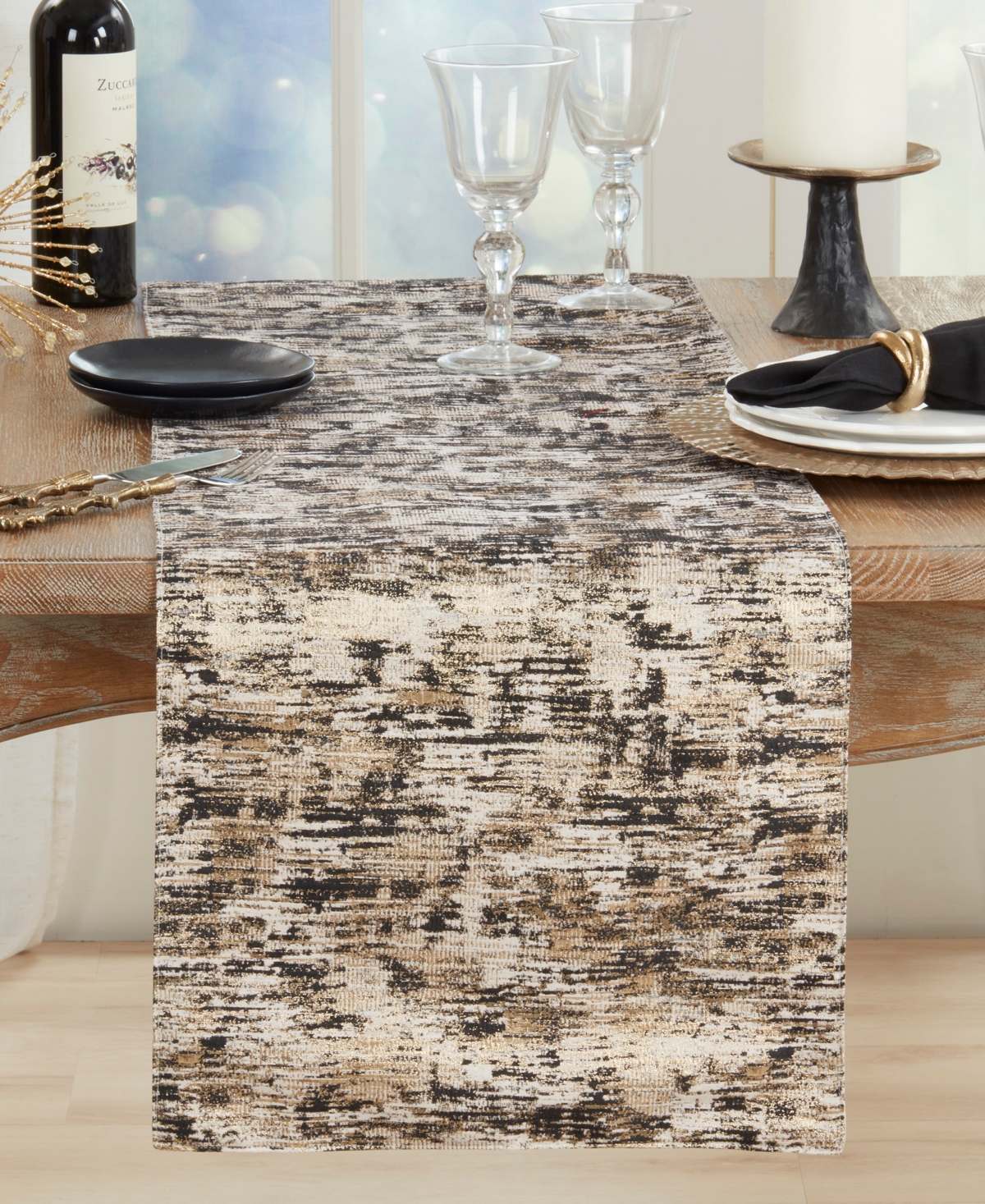 Saro Lifestyle Textured Jacquard Table Runner, 16" x 72"