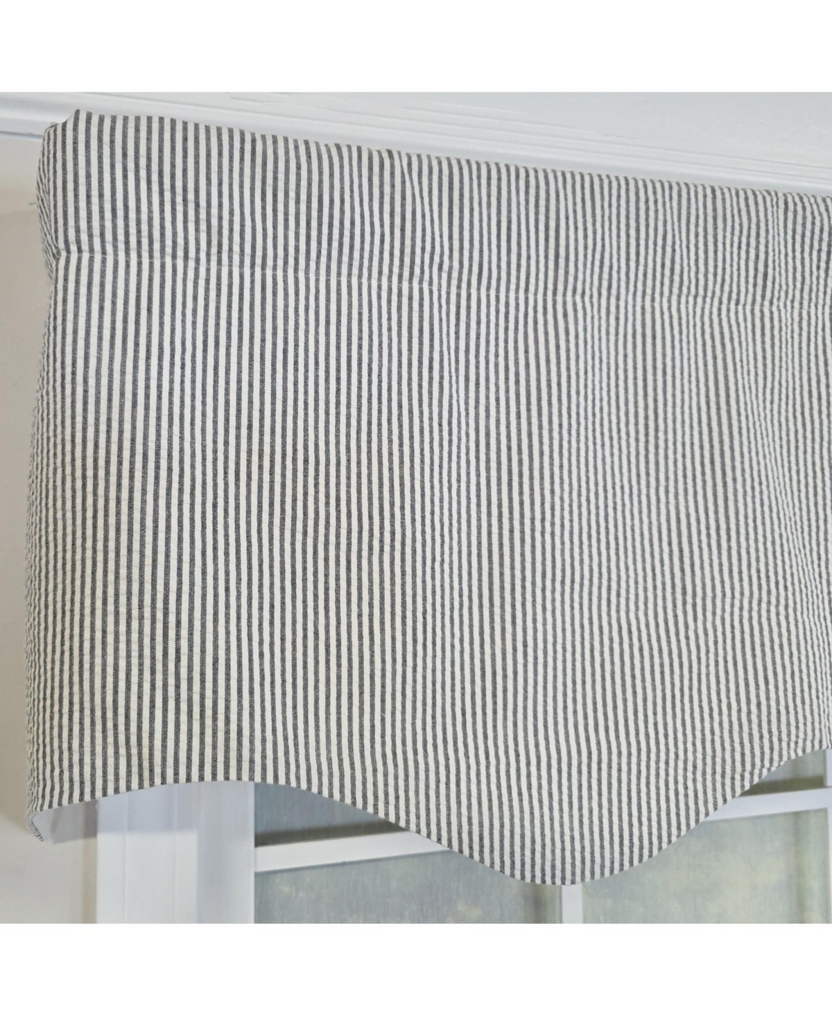 Rlf Home 100% Cotton Seersucker Regal With Poly/Cotton Ivory lining Rod Pocket Valance 50" x 16" Black