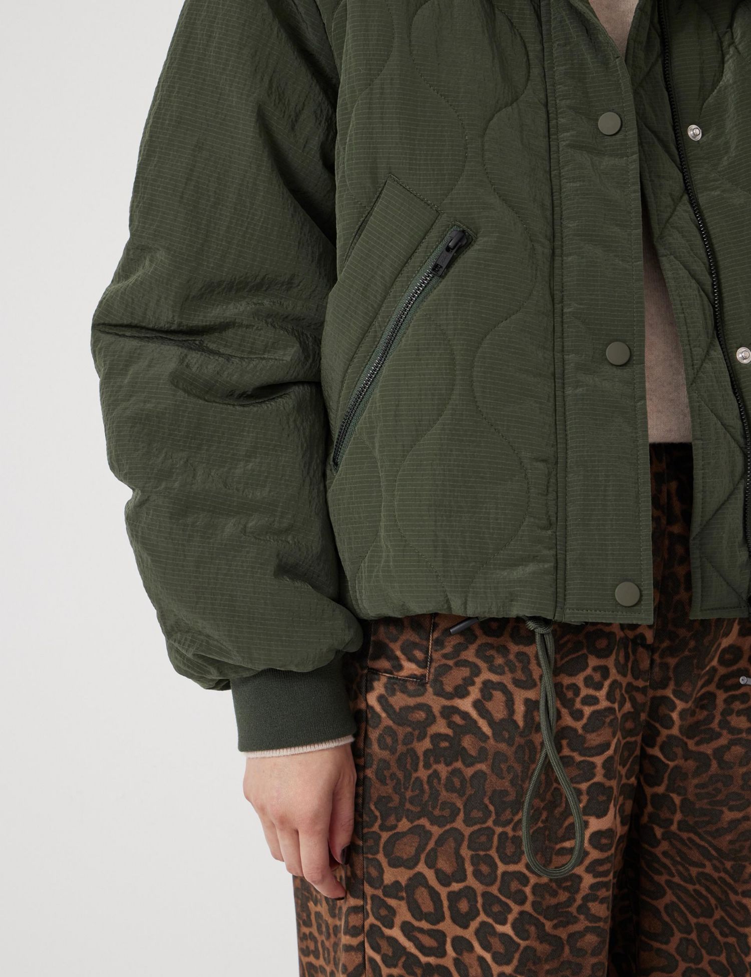 Women's Teddy Collar Quilted Bomber Jackets