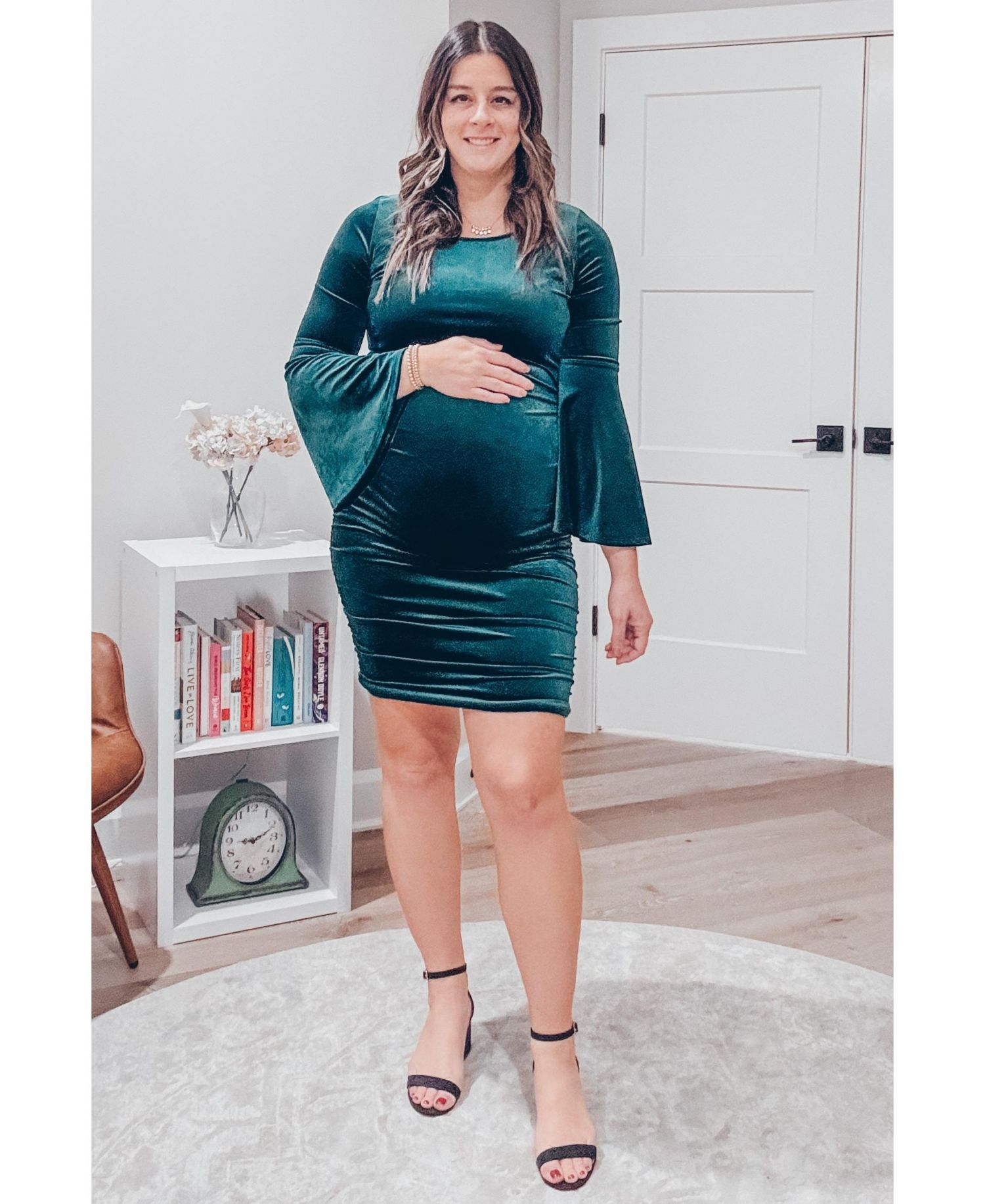 Women's Forest Green Velvet Ruched Bell Sleeve Dress
