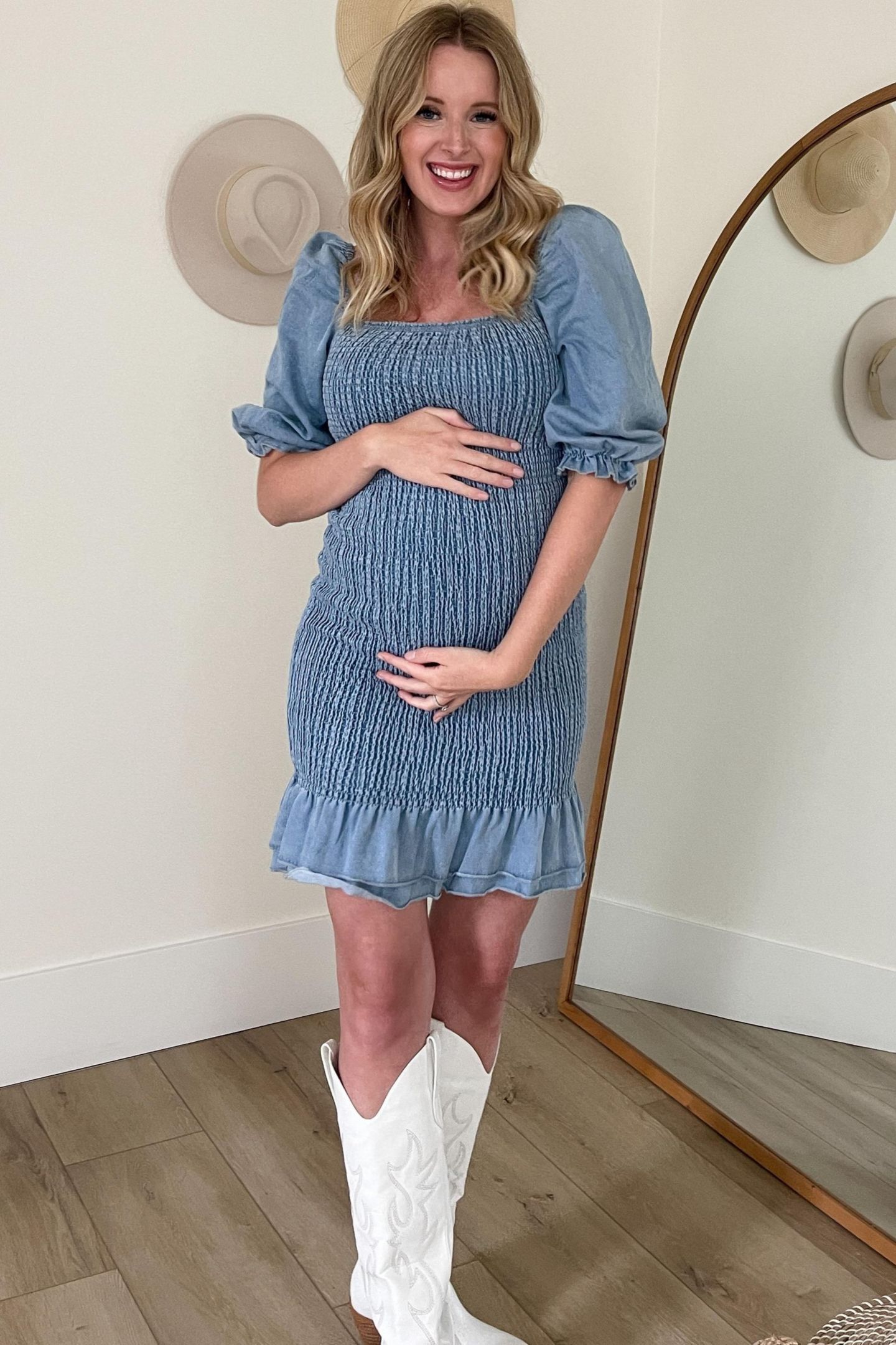 Женское платье Pinkblush Light Blue Square Neck Smocked Denim, цвет: Светлый синий — фото 10