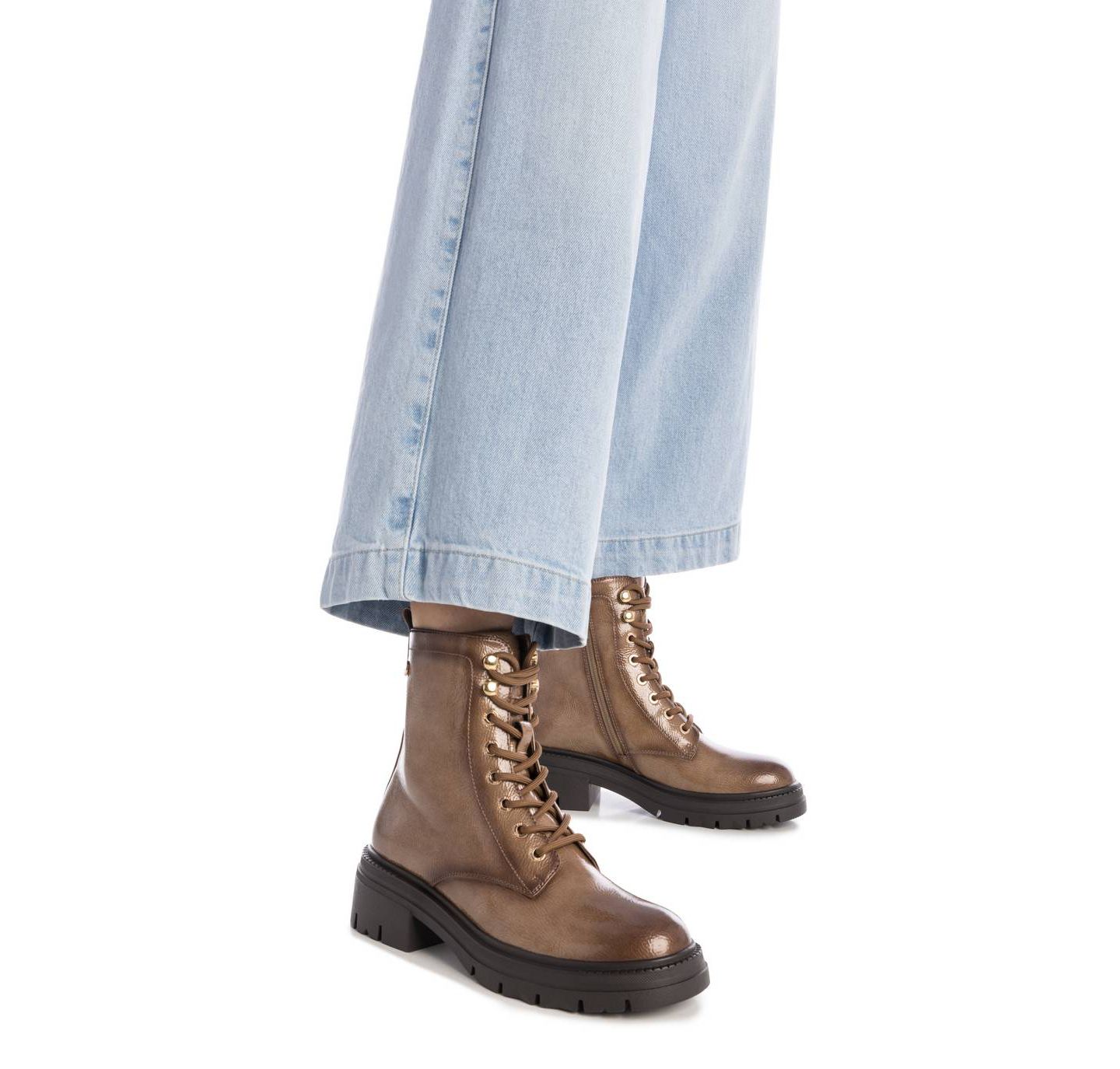 Женские ботинки XTI Patent Leather Combat Booties, цвет: Бежевый — фото 4