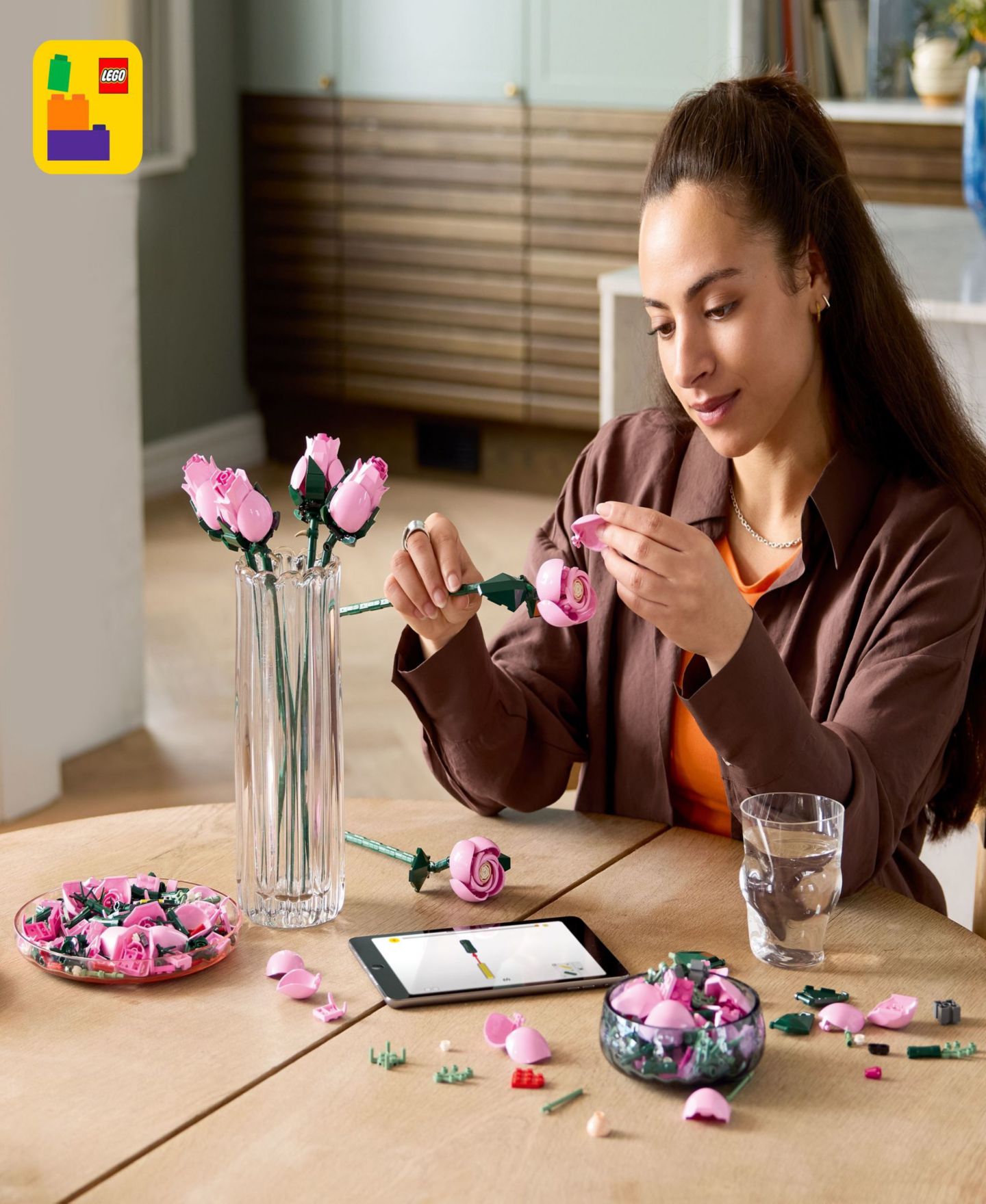 Детские конструкторы LEGO® Botanicals Bouquet of Pink Roses 10374 Buildable Kit, 789 Pieces, цвет: Розовый — фото 6
