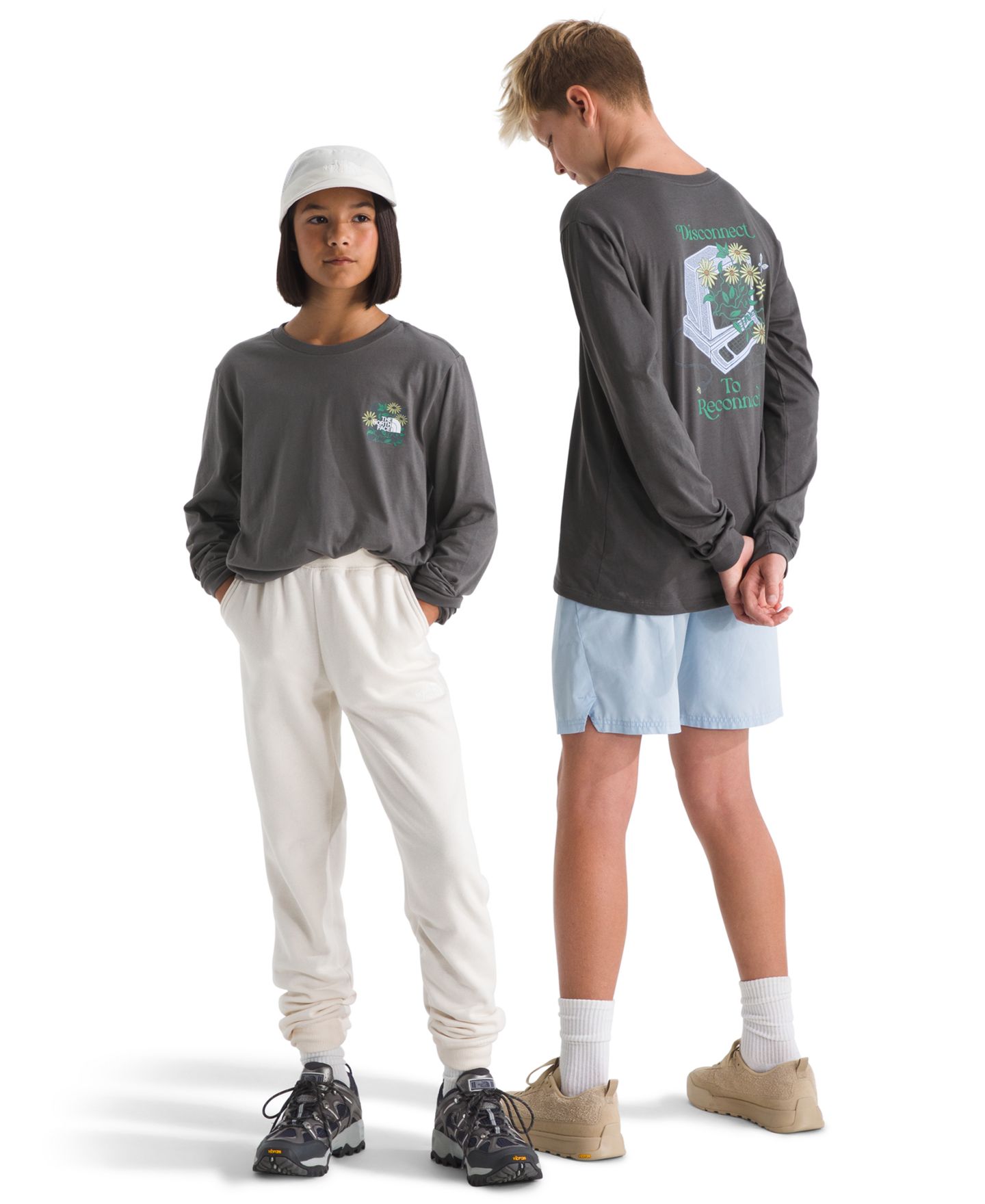 Детская футболка The North Face Long-Sleeve Graphic, цвет: Антрацитовый серый — фото 2