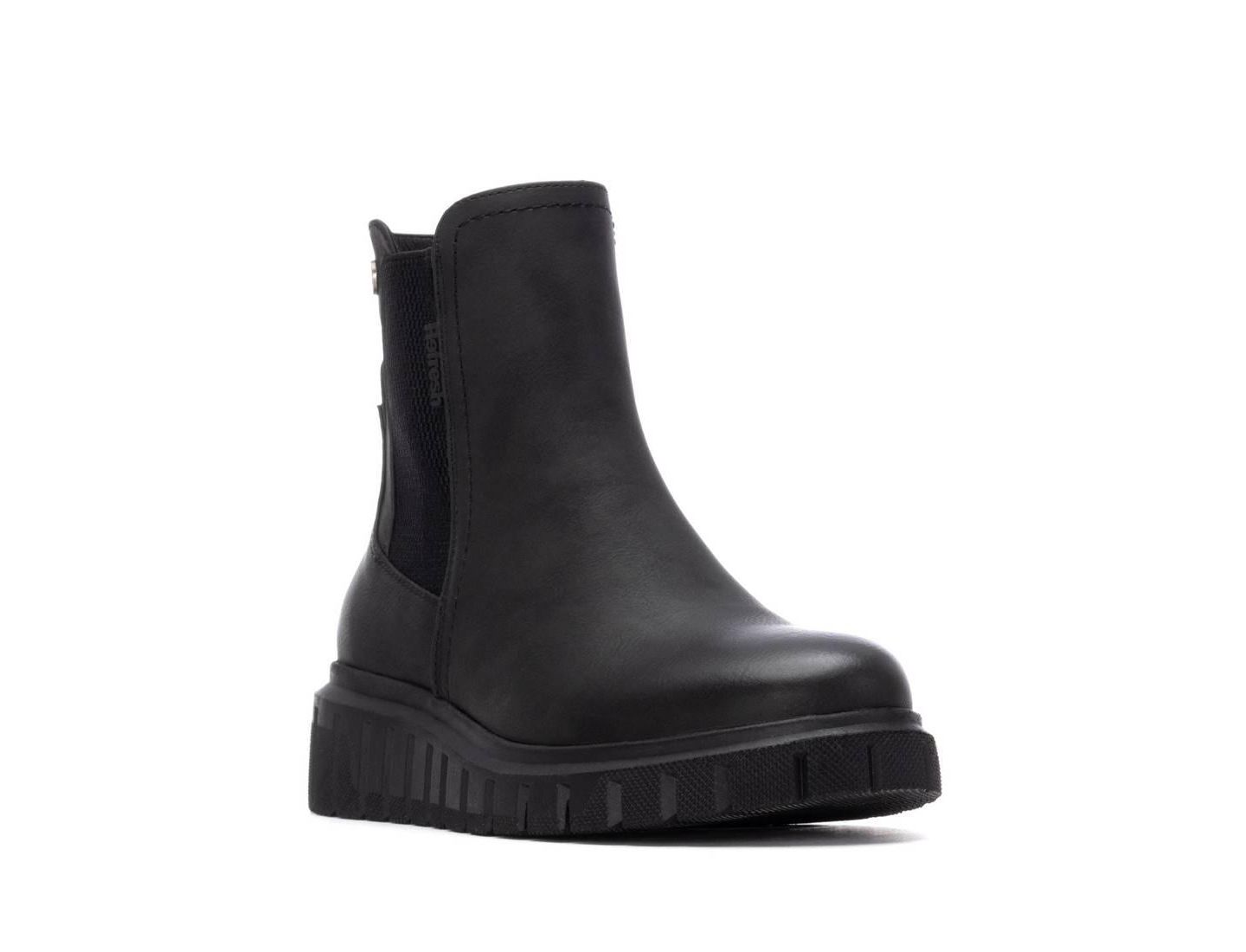 Женские ботинки XTI Casual Chelsea Booties synthetic upper, padded insole, rubber sole, side zipper, ankle height, цвет: Чёрный — фото 2