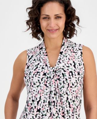 Petite Sleeveless Printed V-neck Top