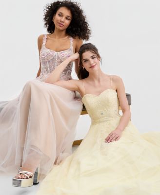 Juniors' 3D-Floral Illusion-Bodice Gown