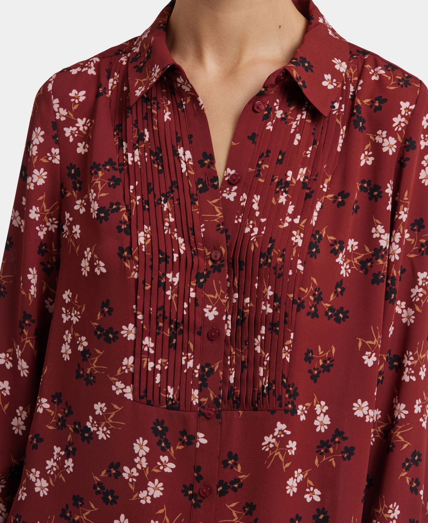 Women's Point Collared Tuxedo Top