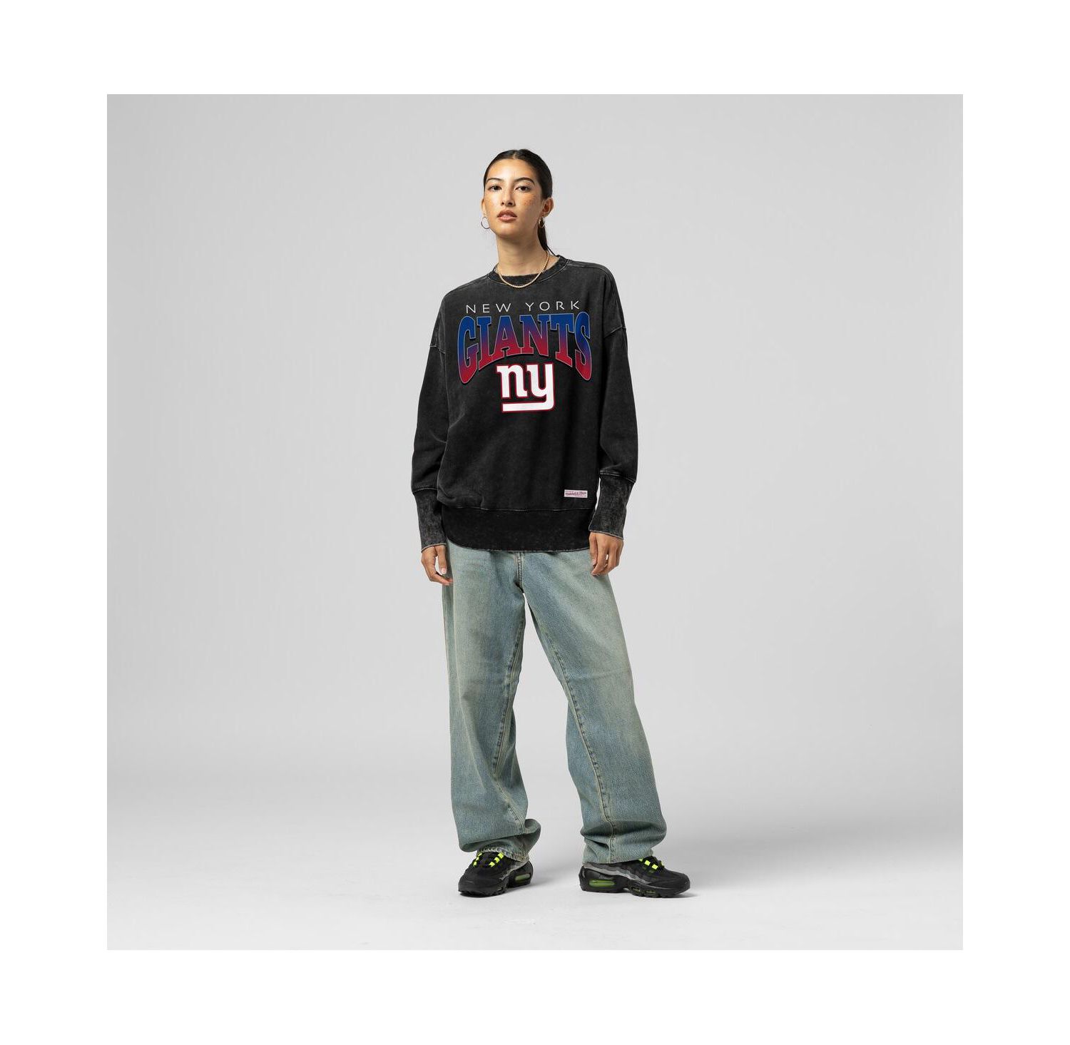Women's Black New York Giants Delineate Mineral Wash Crewneck Sweatshirt