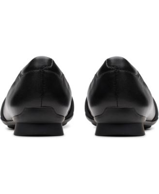 Women's Jazmynn Gem Round Toe Flats