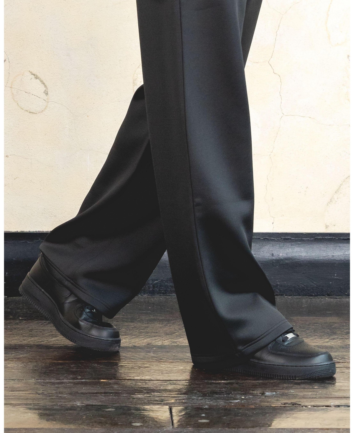 mnml Men's Wide Leg Trackpant