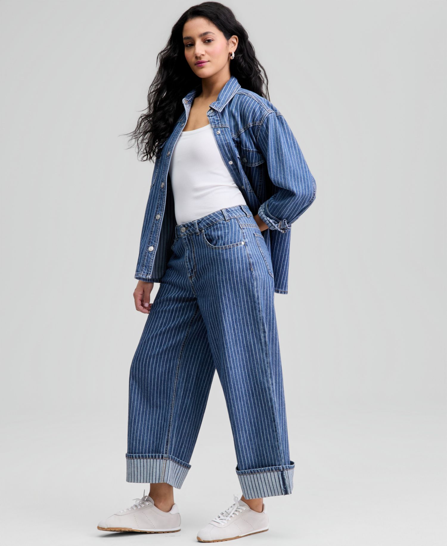 Women's Cuffed Wide-Leg Jeans