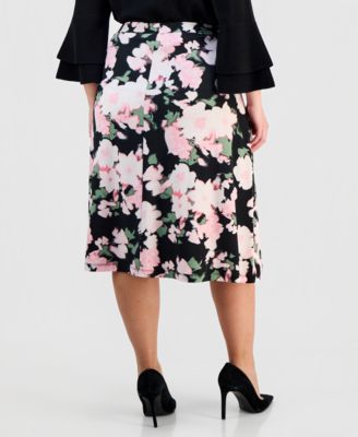 Plus Size Pull-On Midi Flared Skirt