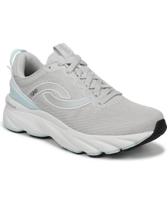 Women's Distance LX Round Toe Sneakers