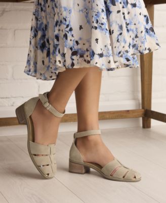 Women's Jaclyn Fisherman Round Toe Sandals