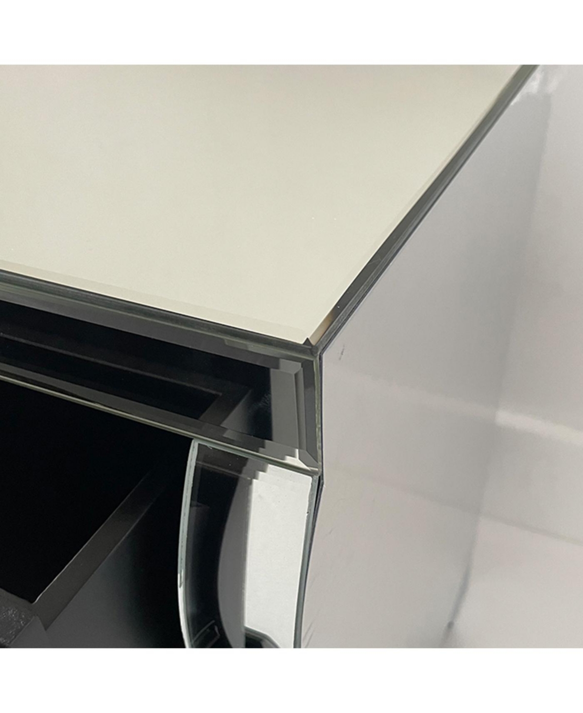 Streamdale Furniture Streamdale Curved Mirror 3-Drawer Nightstand/Bedside Table - Silver