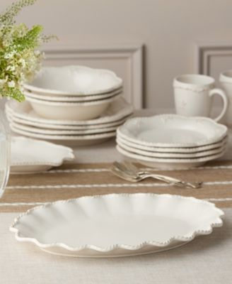 Heritage Scroll Large Oval Platter