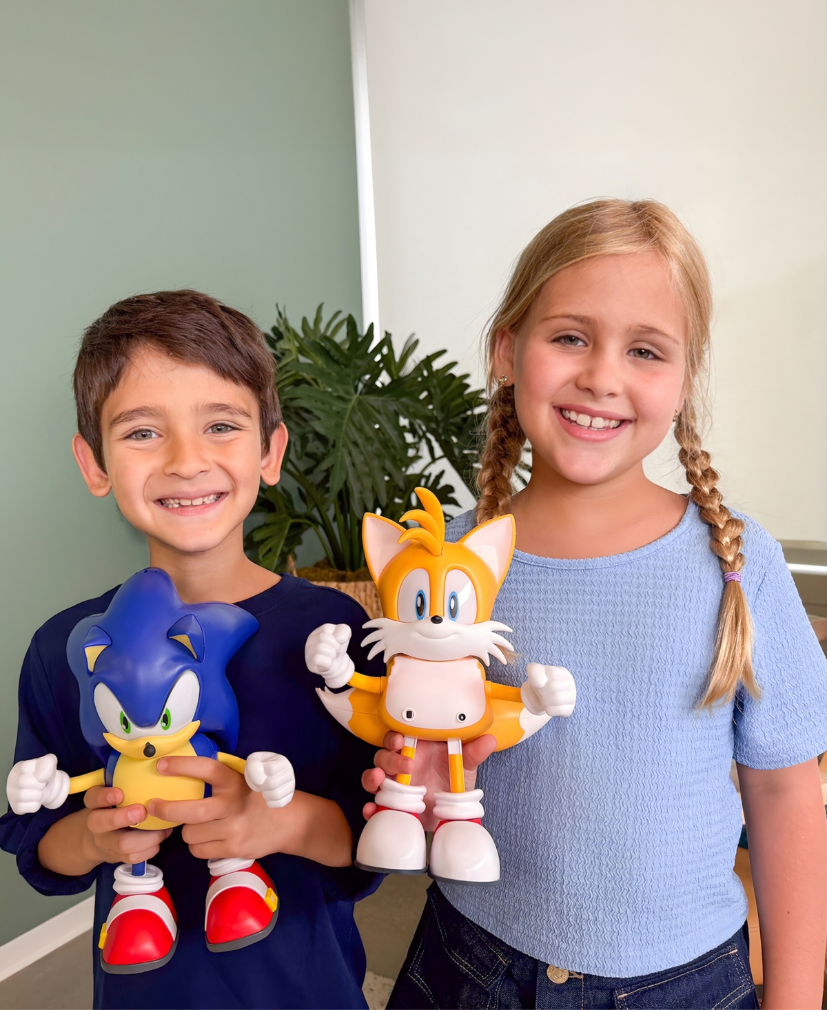 World Tech Toys Sonic The Hedgehog Dancing Sonic