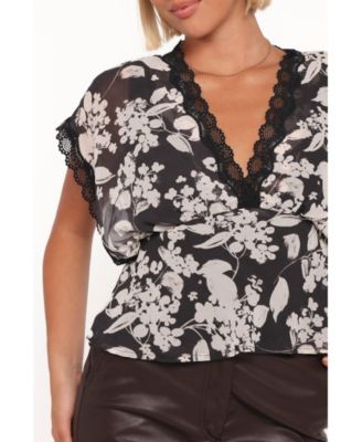 Women's Romantic Lace V-Neck Top