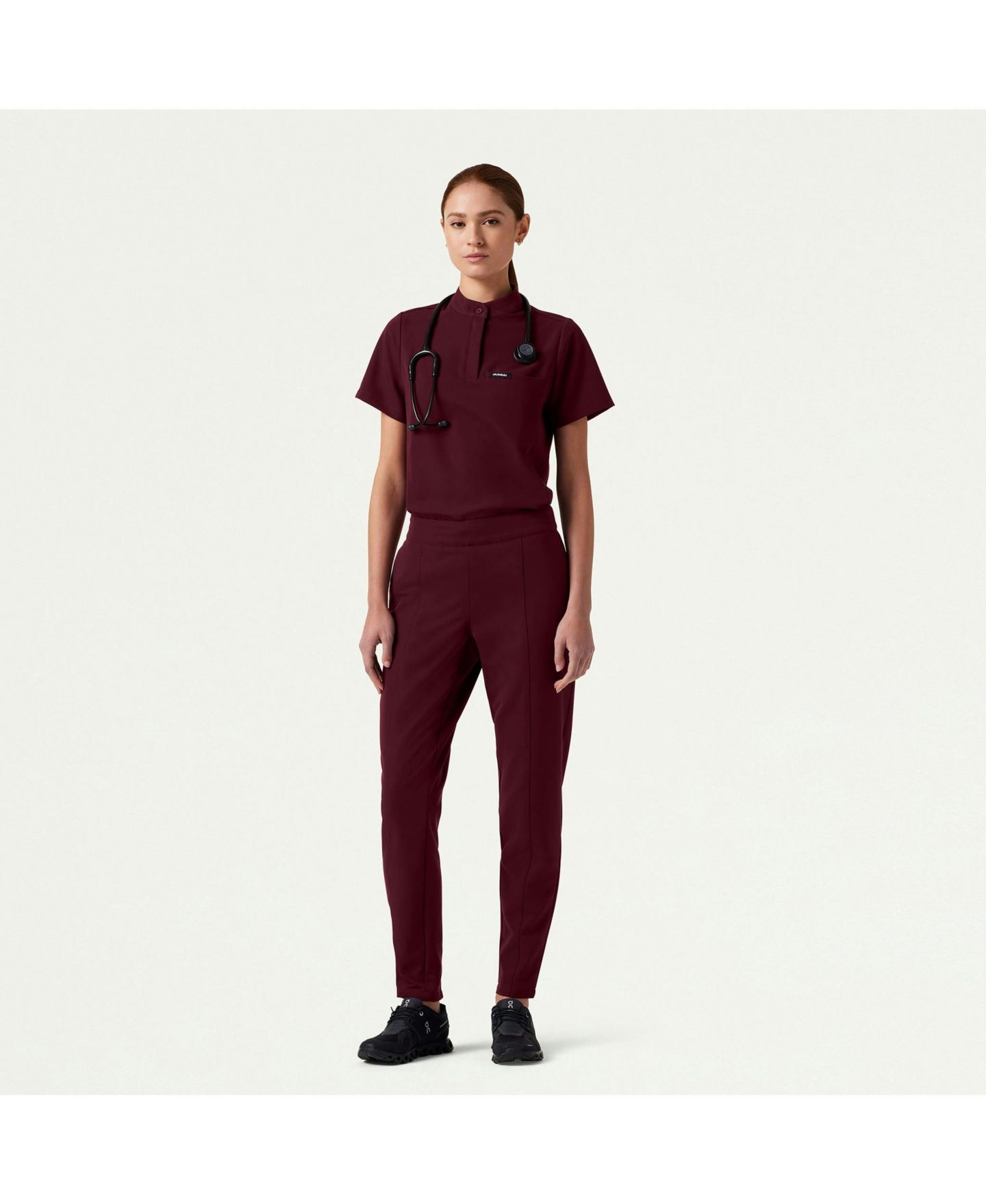 Женский топ Jaanuu Savi 1-Pocket Classic Banded Collar Scrub, цвет: Бордовый — фото 3
