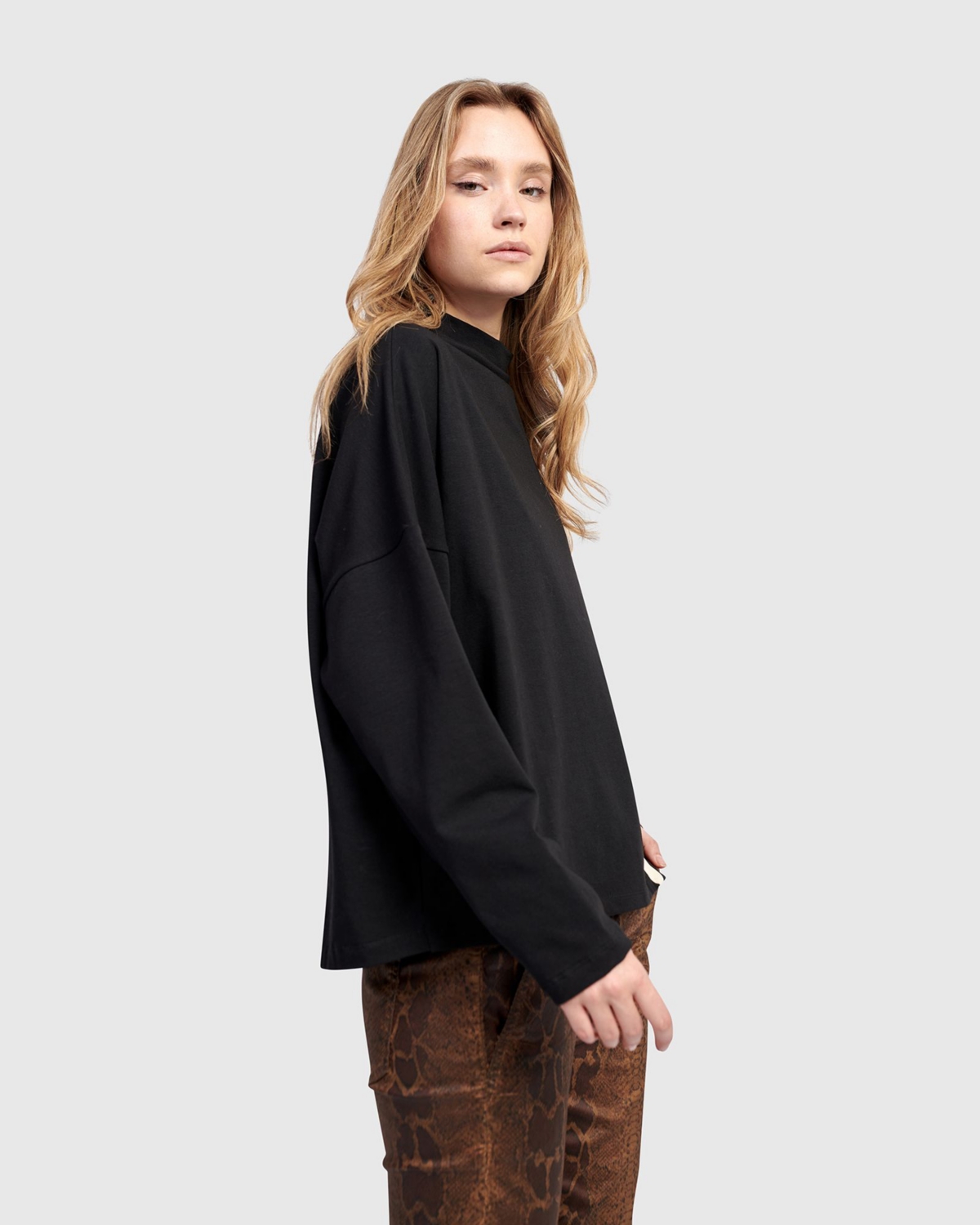 Alembika Women's Trackside Popover Top