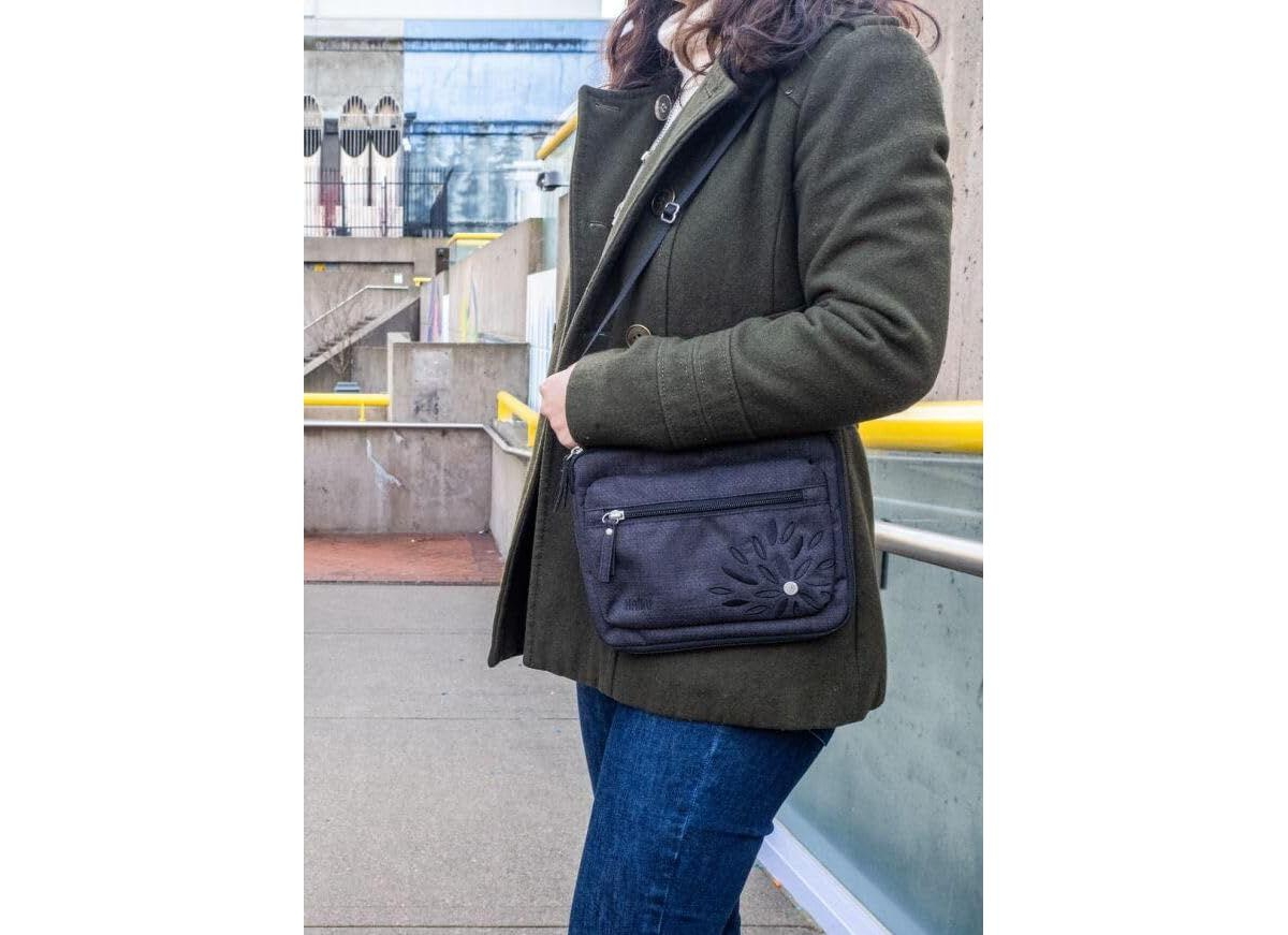 Haiku Aspire Folio, Blackberry