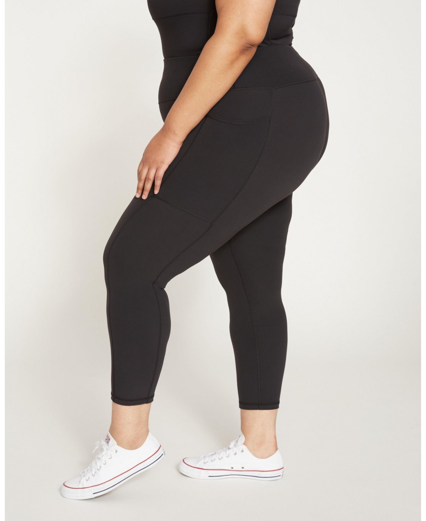 Женские леггинсы Universal Standard Plus Size Next-to-Naked Cropped Pocket, цвет: Чёрный — фото 5