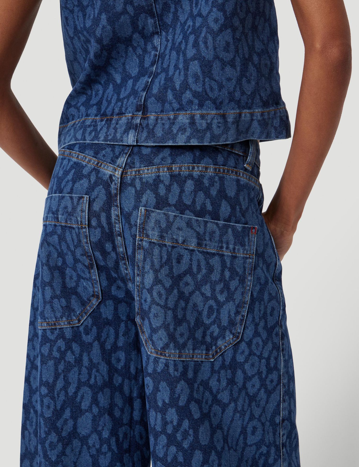 Women's Cropped Bree Horseshoe Barrel Leg Jeans