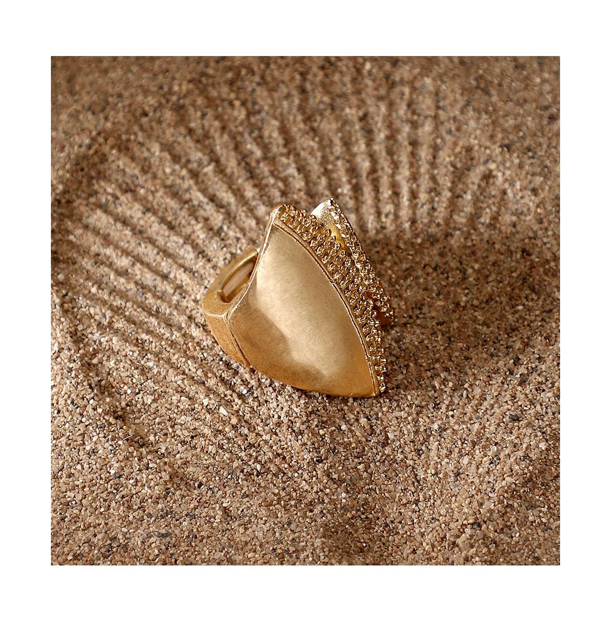 Women's The Overlap-Conchiglia Statement Ring - Antique Gold