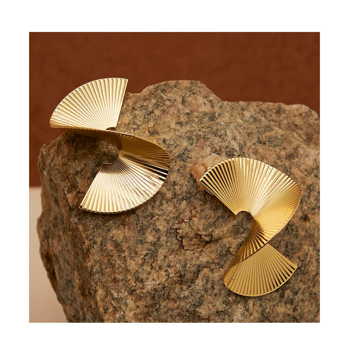 Sohi Women's Metallic Twist Drop Earrings