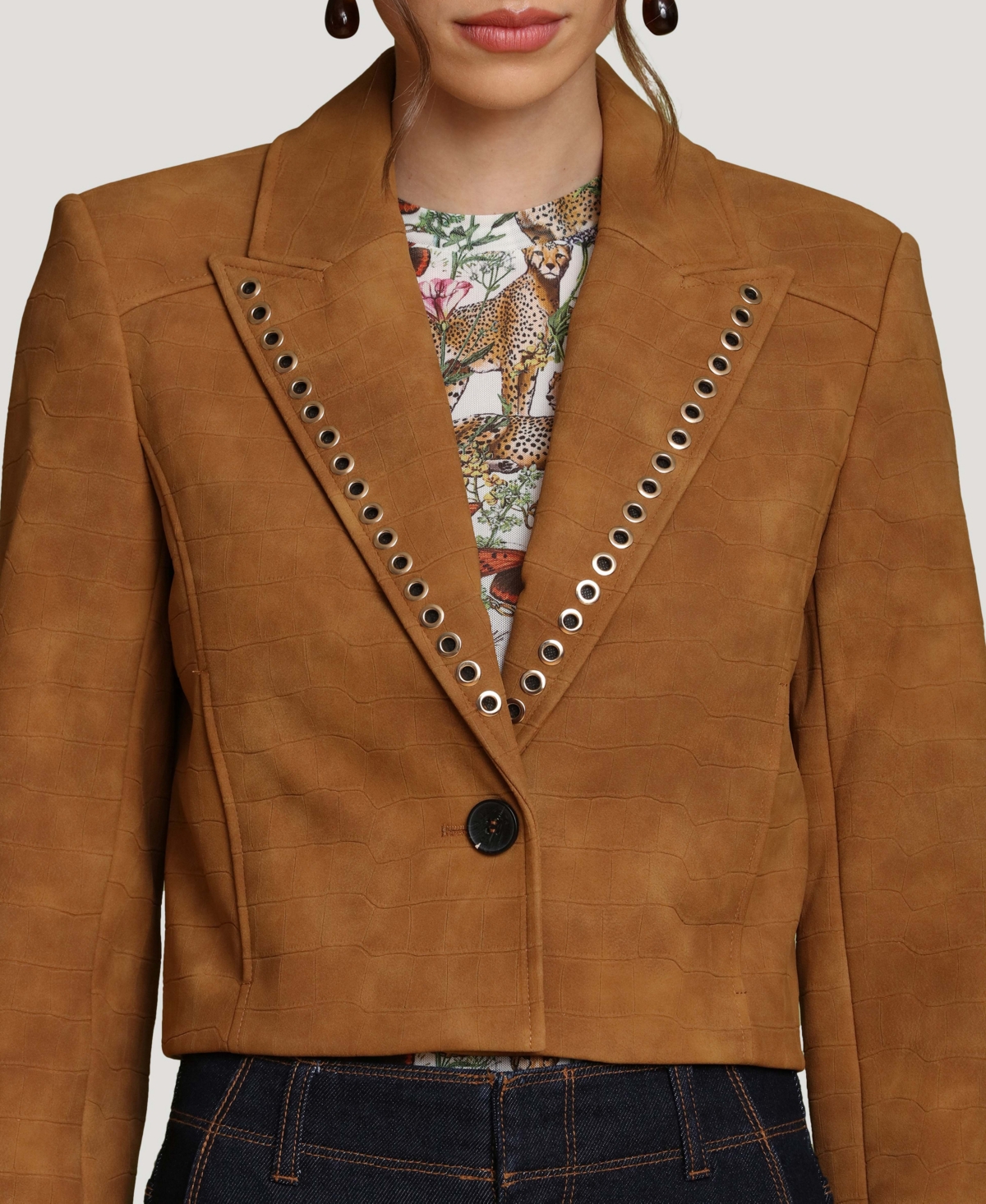 Avec Les Filles Women's Cropped Spread Collar Blazer