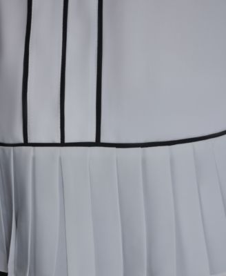 Women's Pleated Detail Sleeveless Top