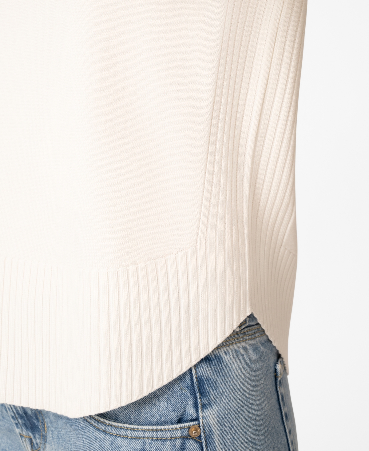 Melissa Paige Women's Round Hem Pull-On Sweater