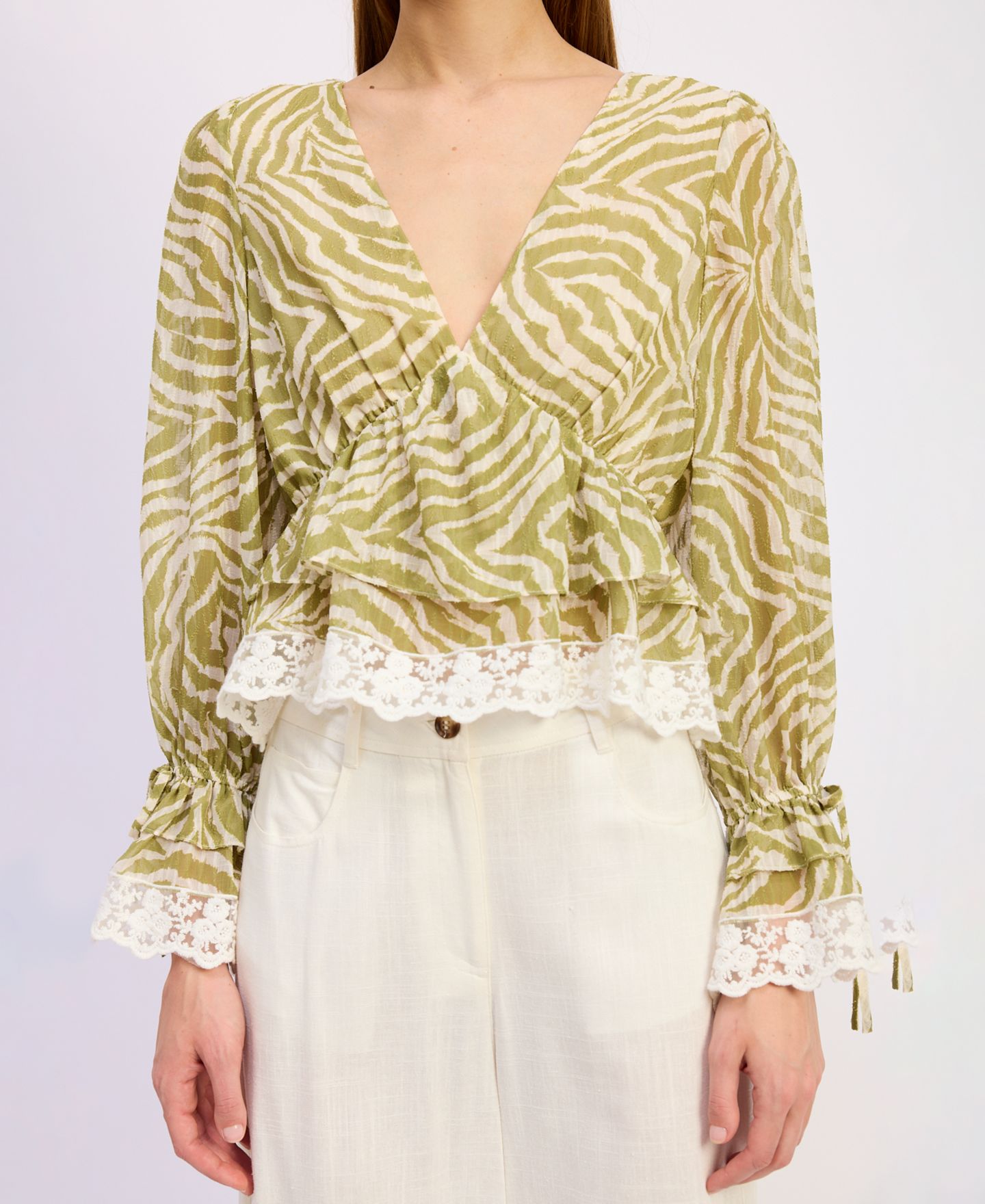 Женский топ En Saison V-Neck Pull-On, цвет: Молочный белый шартрез — фото 1