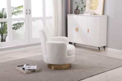 Cozy and Versatile Swivel Chair with Spacious Seating