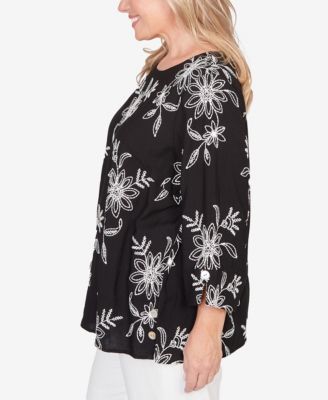 Plus Size Classic Tossed Floral Embroidered Top