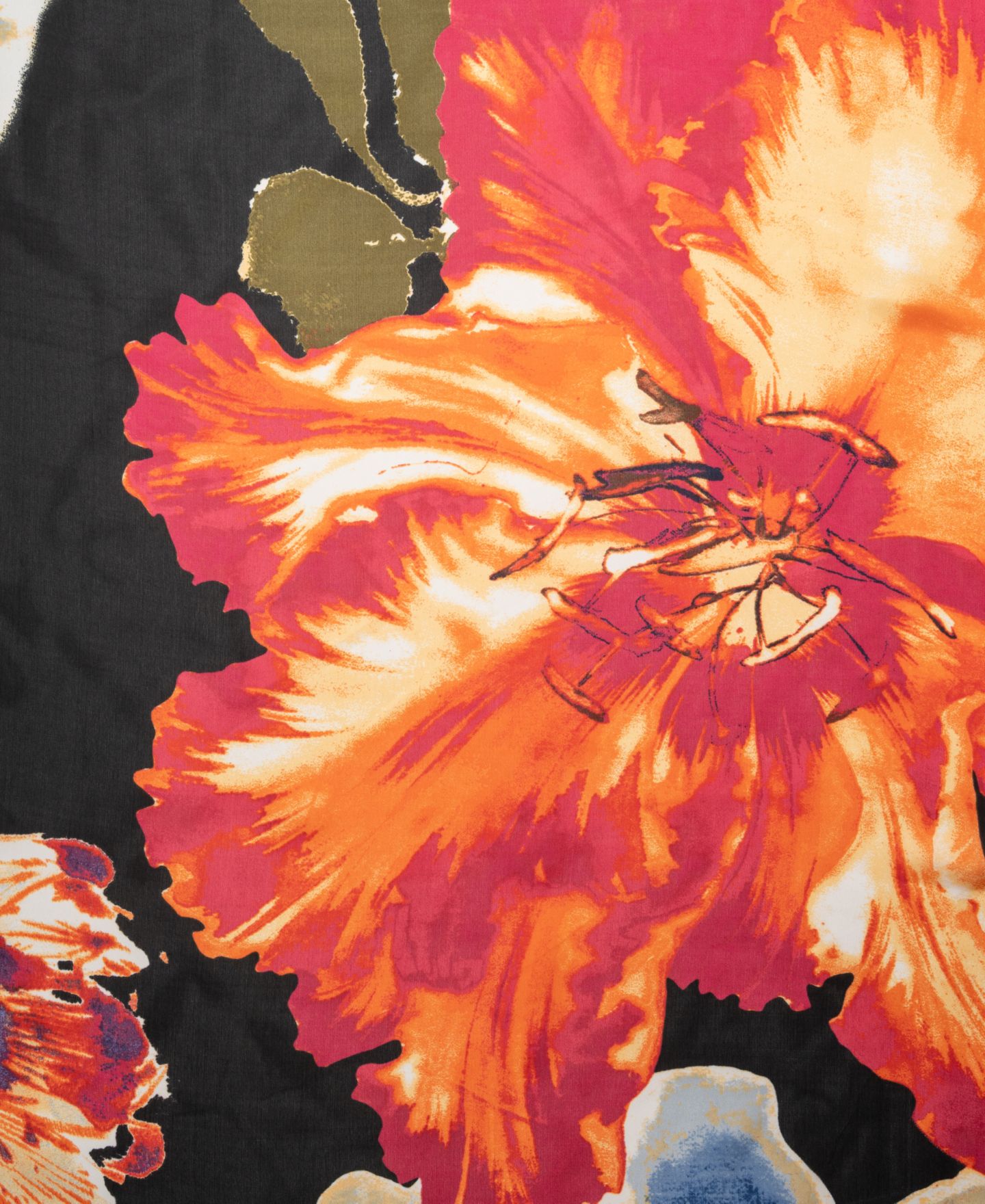 Женский шарф Vince Camuto Exploded Blooms Square, цвет: Чёрный разноцветный — фото 3