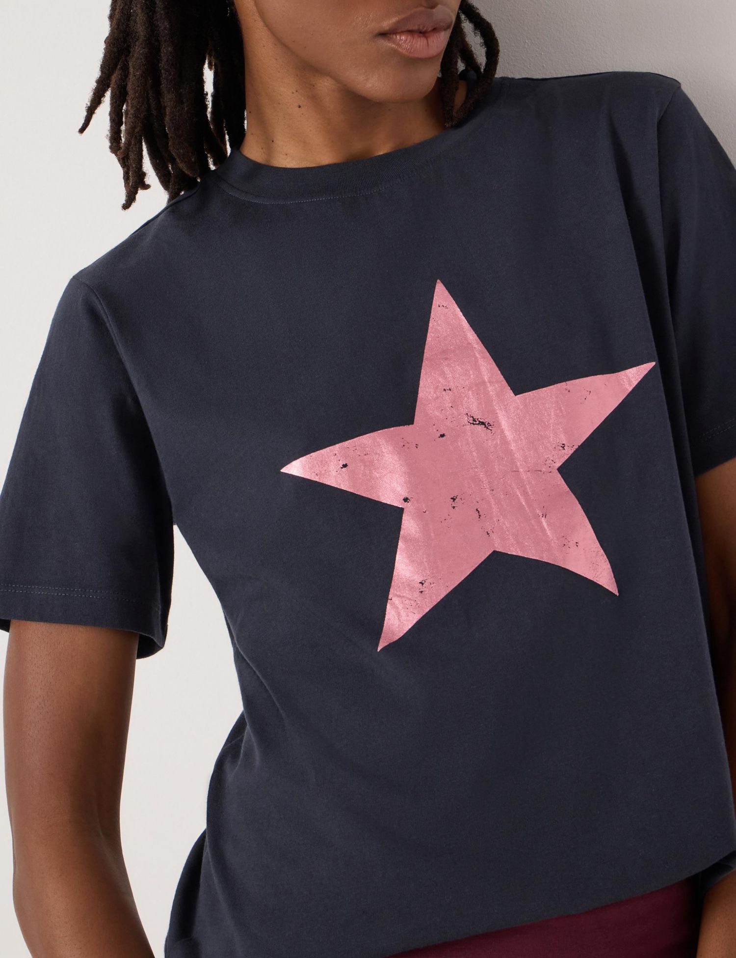 Women's Bea Graphic Star T-Shirt