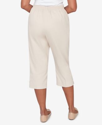 Petite Classic Solid Twill Button Hem Capri Pants