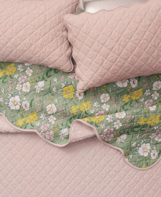 Cotton Stitched Reversible Floral 3 Piece Scalloped Quilt and Sham Set