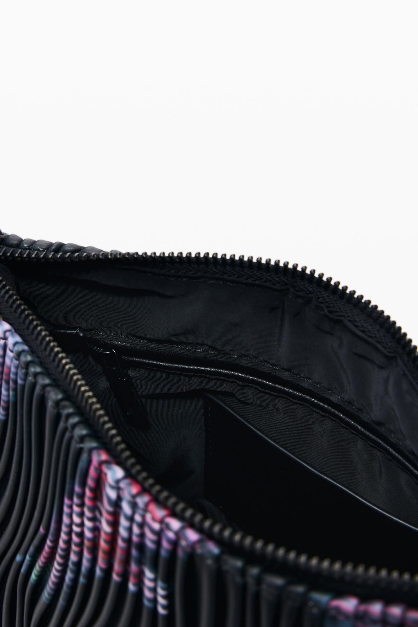 Женская сумка Desigual Medium textured, цвет: Чёрный — фото 5