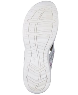 Women's Traciee Lightweight Flat Easy-On Sandals
