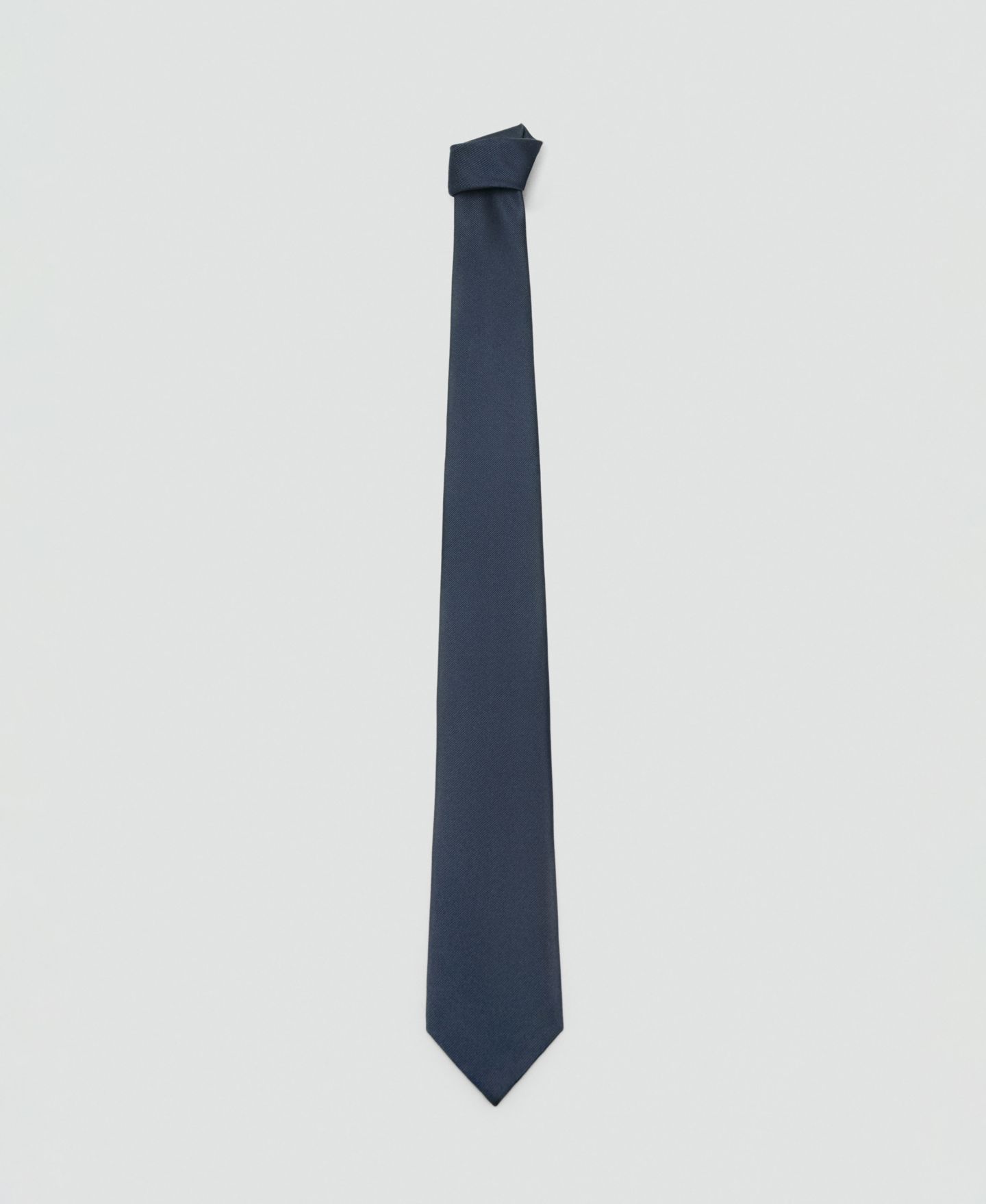 Мужской галстук MANGO Plain Silk Tie, цвет: Тёмно-синий — фото 3